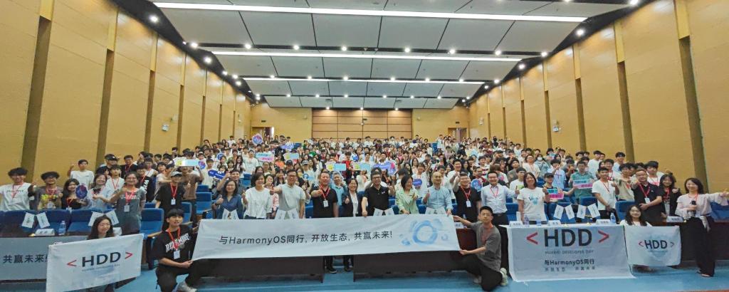 信创大讲堂_副本.jpg 信创大讲堂_副本.jpg